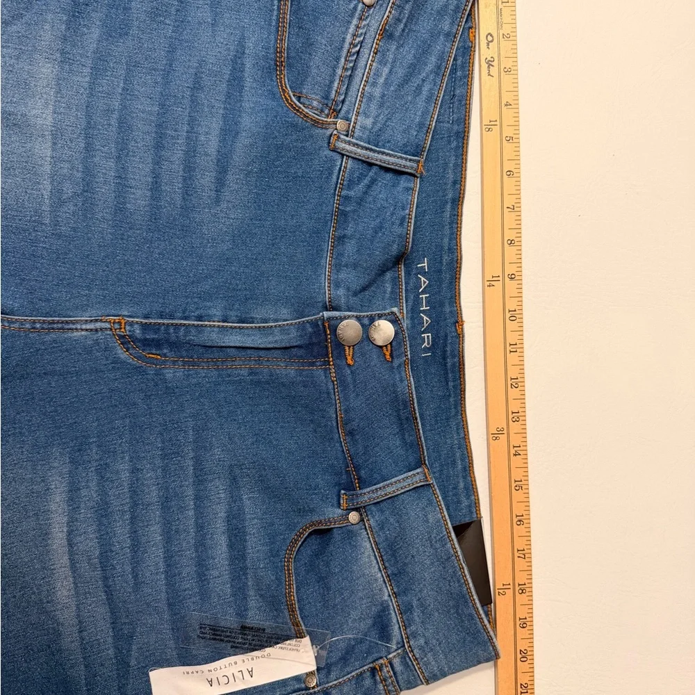 Tahari Alicia Women’s Capri Jeans Double‎ Button Stretch NWT 22W